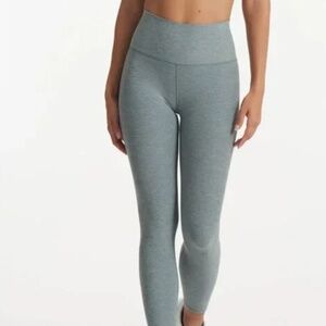 Vuori Clean Elevation in Stormy Heather - Medium